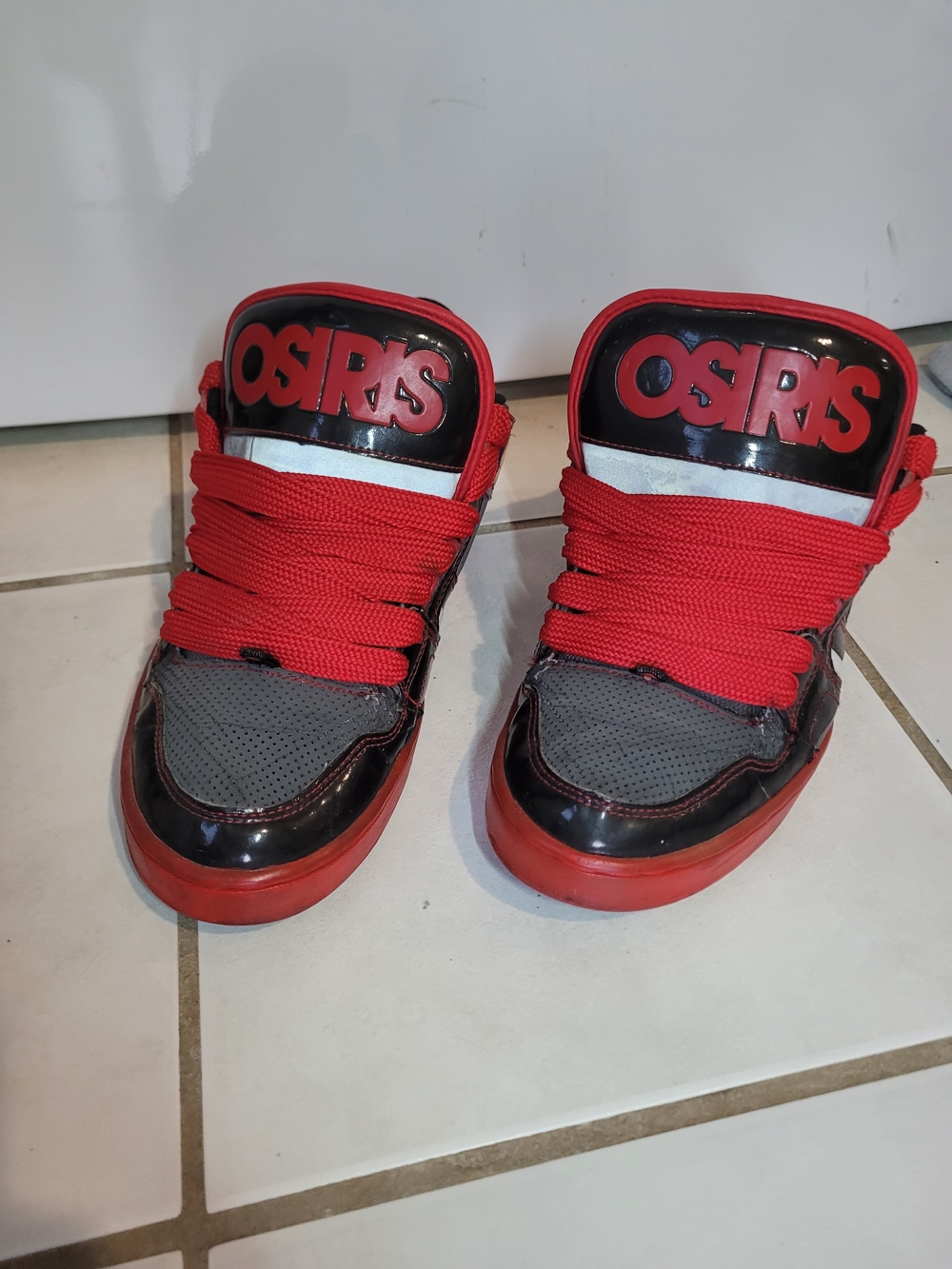 Vintage Osiris nyc 83 low Red and Gray low-Top Skate Shoes